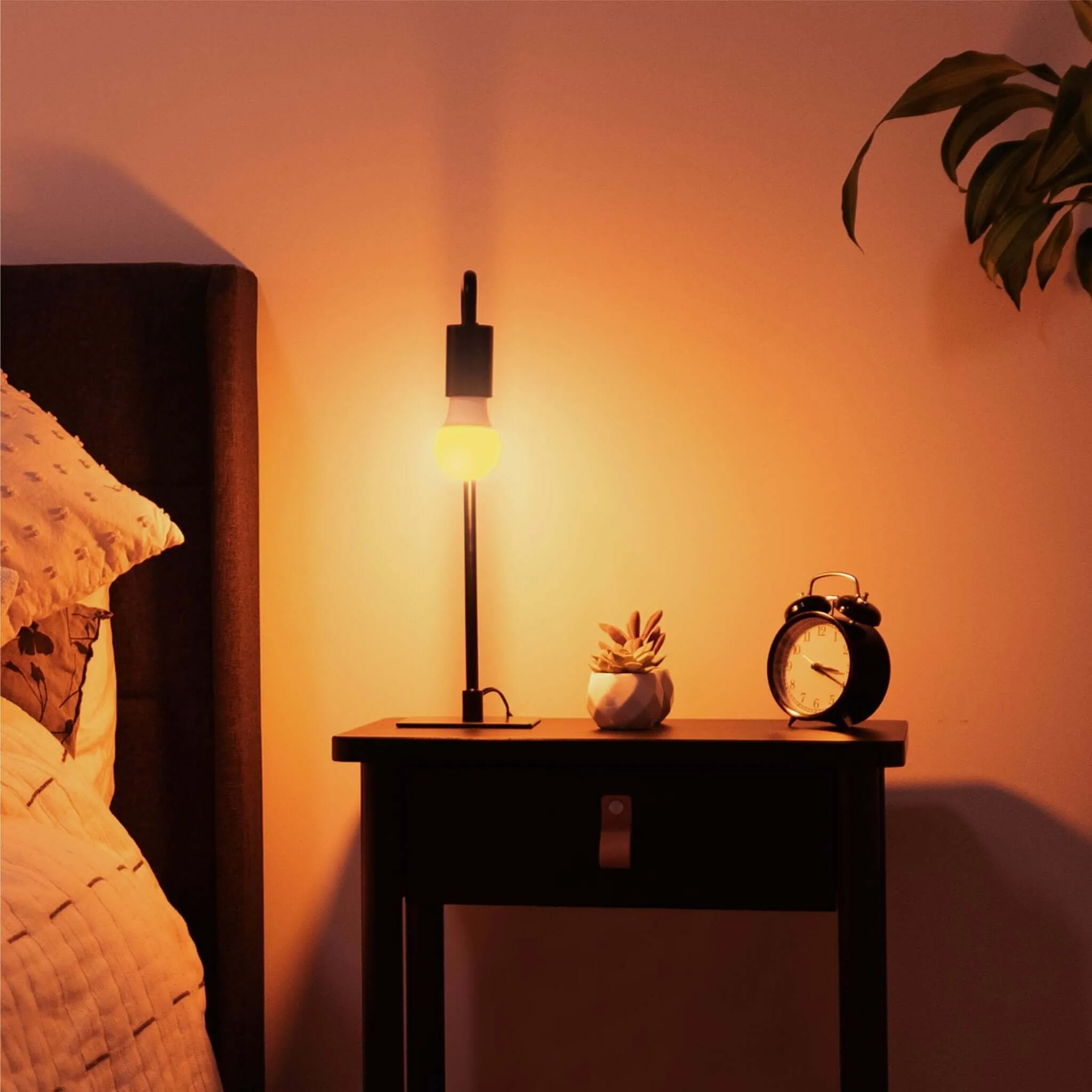 Harth Home - Sleep Aid Light Bulb / 7W