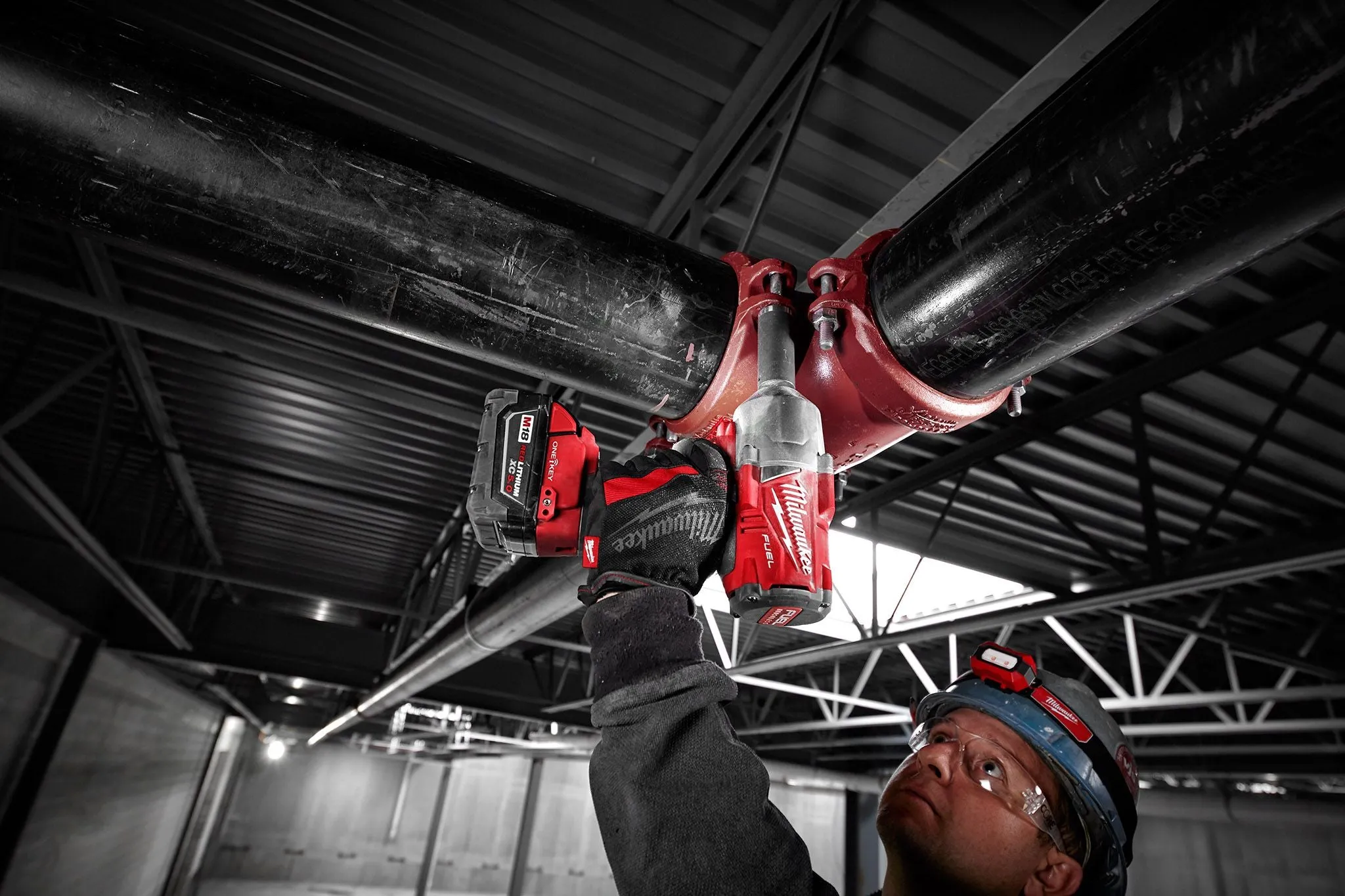 Impact Wrench - Milwaukee M18 FUEL™ w/ ONE-KEY™ High Torque Impact Wrench 1/2" Pin Detent Kit, 2862-22