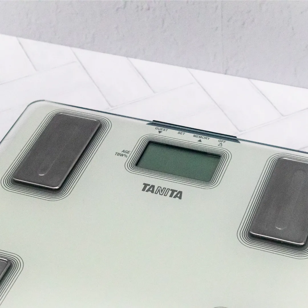 Tanita UM-040 Tempered Glass Body Fat & Hydration Monitor